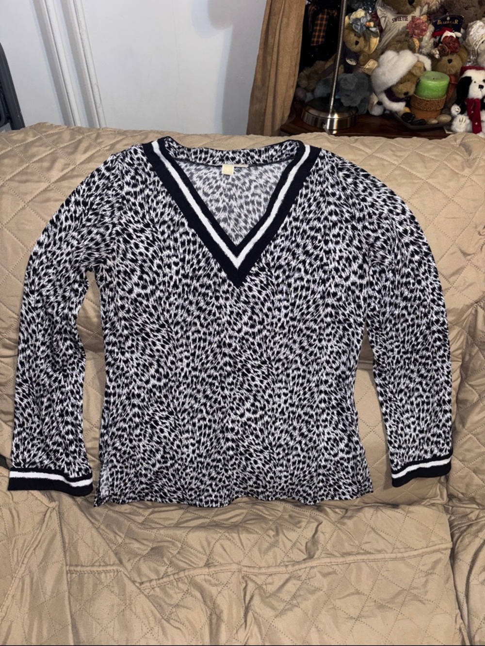 MICHAEL Michael Kors Black & White V-Neck Patterned Sweater